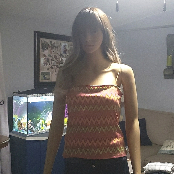 RUE 21 CROP TOP L - Picture 1 of 7